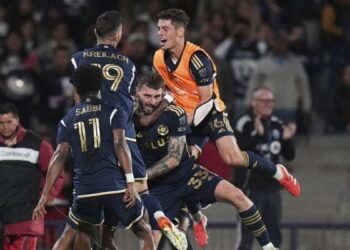 ഫൈനൽ ലക്ഷ്യമിട്ട് Whitecaps സെമിയിലേക്ക്! 6 ഫൈനൽ ലക്ഷ്യമിട്ട് Whitecaps സെമിയിലേക്ക്!