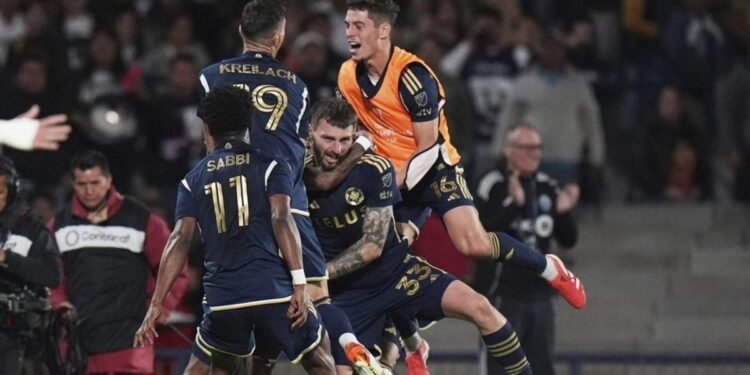 ഫൈനൽ ലക്ഷ്യമിട്ട് Whitecaps സെമിയിലേക്ക്!