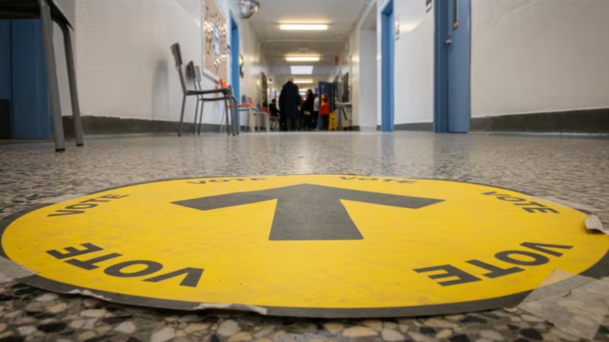 ഇനിയും വോട്ടർ പട്ടികയിൽ പേരില്ലേ? തിരഞ്ഞെടുപ്പ് ദിവസവും രജിസ്റ്റർ ചെയ്യാം