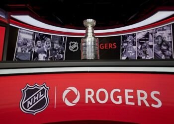 റോജേഴ്‌സും NHL-ലും തമ്മിൽ 11 ബില്യൺ ഡോളറിന്റെ കരാർ ഒപ്പുവച്ചു