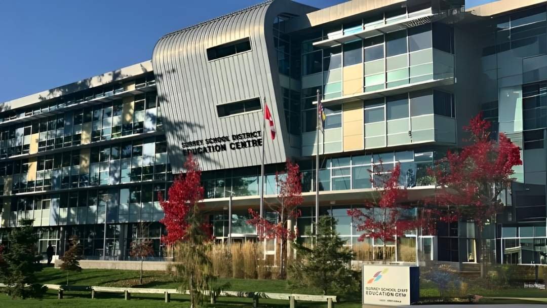 ഇനി കാനഡക്കുള്ളിൽ മാത്രം യാത്ര