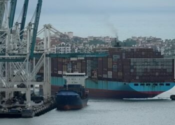 കപ്പൽ ഗതാഗതത്തിലെ CO₂ പുറന്തള്ളൽ