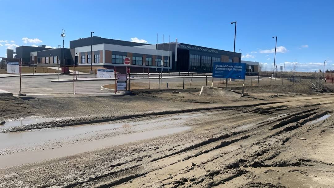 30 മില്യൺ ചിലവിൽ നിർമ്മിച്ച സ്കൂൾ ഇപ്പോഴും പൂട്ടി കിടക്കുന്നു;രക്ഷിതാക്കൾ ആശങ്കയിൽ