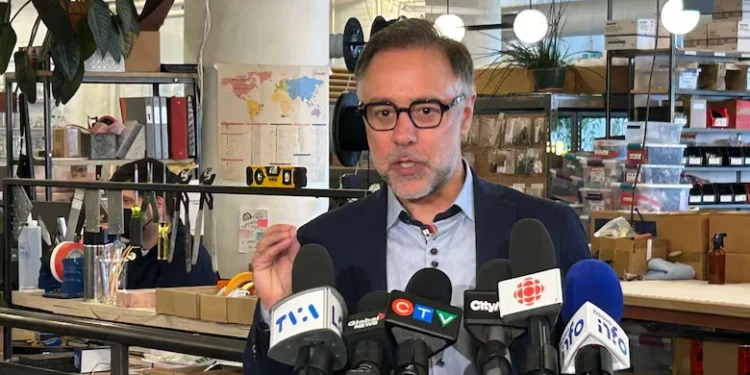 താരിഫുകൾക്കെതിരെ പോരാടാൻ സാമ്പത്തിക കവചവുമായി മോണ്ട്രിയൽ!