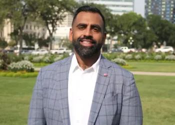 മാനിറ്റോബയുടെ പുതിയ നേതാവായി ഒബ്ബി ഖാൻ