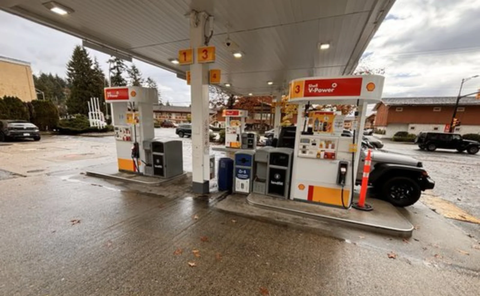 ബി.സിയിൽ ഇന്ധനവില താഴ്ന്നു