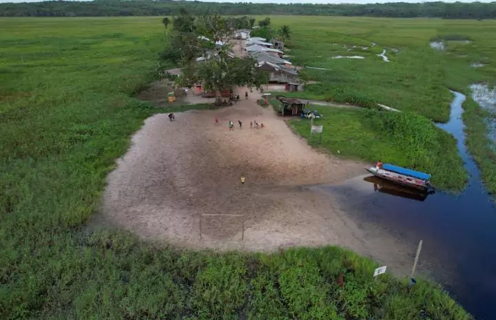 ആമസോണിൽ എണ്ണ ഖനനത്തിനെതിരായി Indigenous നേതാവ് റൗനി