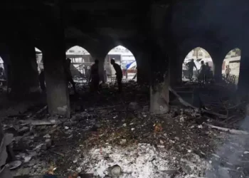 ഇസ്രായേൽ വ്യോമാക്രമണത്തിൽ ഗാസയിലെ സ്കൂൾ തകർന്നു; 10 പേർ കൊല്ലപ്പെട്ടു 7 ഇസ്രായേൽ വ്യോമാക്രമണത്തിൽ ഗാസയിലെ സ്കൂൾ തകർന്നു; 10 പേർ കൊല്ലപ്പെട്ടു