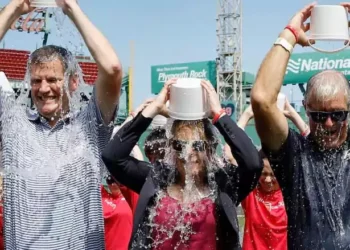 യുവജനങ്ങളുടെ മാനസികാരോഗ്യത്തിനായി പുതിയ രൂപത്തിൽ ഐസ് ബക്കറ്റ് ചാലഞ്ച് 5 യുവജനങ്ങളുടെ മാനസികാരോഗ്യത്തിനായി പുതിയ രൂപത്തിൽ ഐസ് ബക്കറ്റ് ചാലഞ്ച്