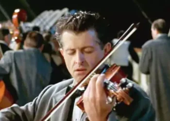 ഹോളിവുഡ് ചരിത്ര ലേലം : ടൈറ്റാനിക്ക് വയലിന് 61 ലക്ഷം!