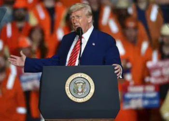 ട്രംപിന്റെ ഇരട്ടി താരിഫ് പ്രഖ്യാപനം; കനേഡിയൻ തൊഴിലാളികൾക്ക് നേരെയുള്ള നേരിട്ടുള്ള ആക്രമണം