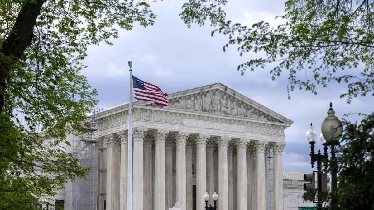 മാനുഷിക പരിരക്ഷ റദ്ദാക്കി: അഞ്ചു ലക്ഷത്തോളം കുടിയേറ്റക്കാർക്ക് യു.എസ്. സുപ്രീം കോടതിയുടെ തിരിച്ചടി