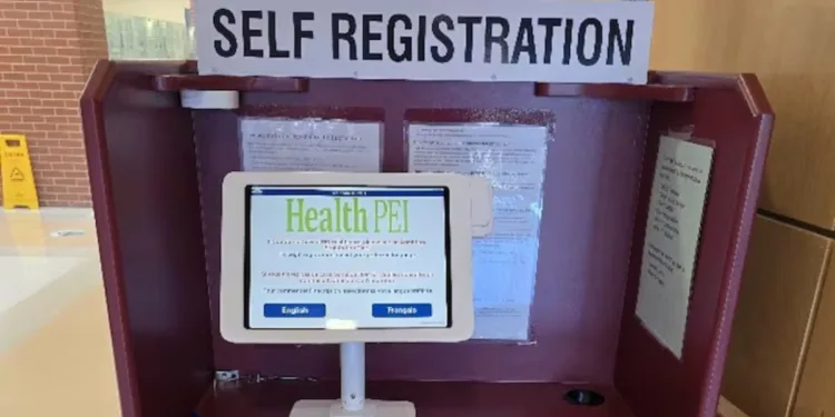 രോഗികൾക്ക് എളുപ്പത്തിൽ രജിസ്റ്റർ ചെയ്യാം: P.E.I. ആശുപത്രികളിൽ കിയോസ്കുകൾ ഹിറ്റ്