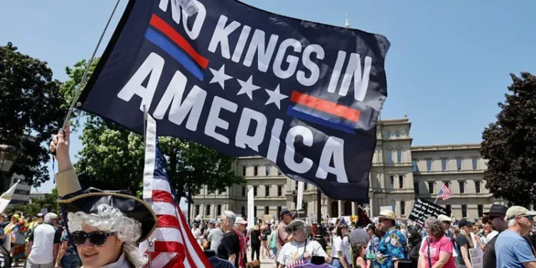 രാജാക്കന്മാർ വേണ്ട’: ട്രംപിന്റെ നയങ്ങൾക്കെതിരെ യുഎസിൽ രാജ്യവ്യാപക പ്രതിഷേധം; സൈനിക പരേഡ് വിവാദത്തിൽ