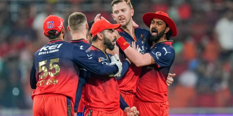 'ഈ സാലാ കപ്പ് നംദേ!' കന്നിക്കപ്പടിച്ച് കോഹ്ലിപ്പട: ഐപിഎൽ കിരീടം ചൂടി ബംഗളൂരു! 1 ‘ഈ സാലാ കപ്പ് നംദേ!’ കന്നിക്കപ്പടിച്ച് കോഹ്ലിപ്പട: ഐപിഎൽ കിരീടം ചൂടി ബംഗളൂരു!