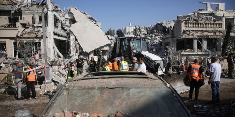 ഇറാൻ-ഇസ്രായേൽ സംഘർഷം രൂക്ഷമാകുന്നു; തെഹ്‌റാൻ കത്തിയെരിയുമെന്ന് ഇസ്രായേലിന്റെ മുന്നറിയിപ്പ്
