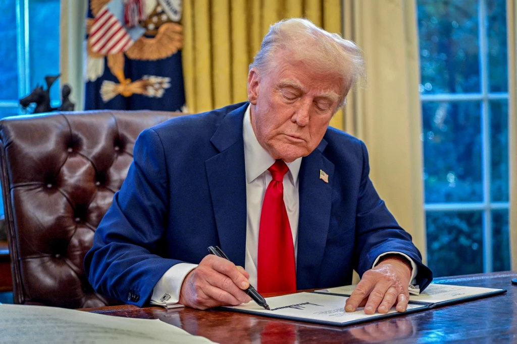 സ്റ്റീൽ, അലുമിനിയം ഇറക്കുമതിക്ക് താരിഫ് ഇരട്ടിയാക്കി ട്രംപ്; കാനഡ ഉൾപ്പെടെ രാജ്യങ്ങൾ സാമ്പത്തിക സമ്മർദ്ദത്തിൽ