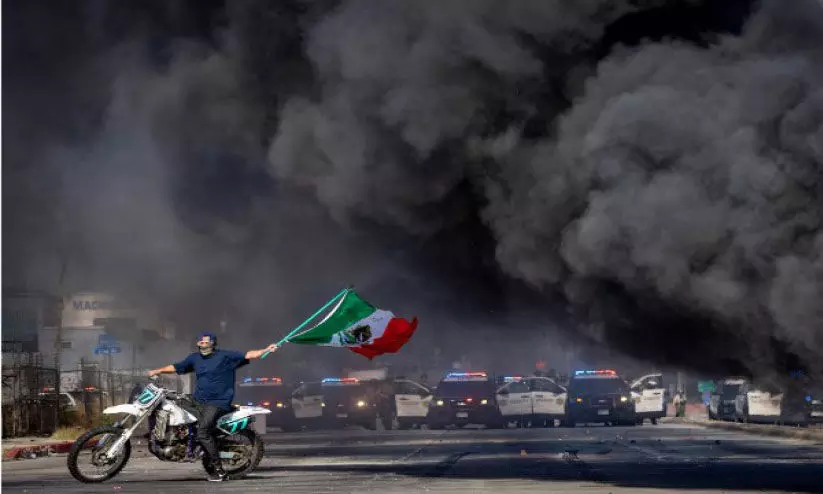 ലോ​സ് ആ​ഞ്ജ​ല​സിൽ കുടിയേറ്റക്കാരുടെ പ്രതിഷേധം; പട്ടാളത്തെ വിന്യസിച്ച് ട്രംപ്