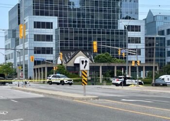 മിസിസാഗയിൽ കാൽനടയാത്രക്കാരുടെ ഇടയിലേക്ക് വാഹനം ഇടിച്ചുകയറി; ഒരു മരണം, ഏഴ് പേർക്ക് പരിക്ക്