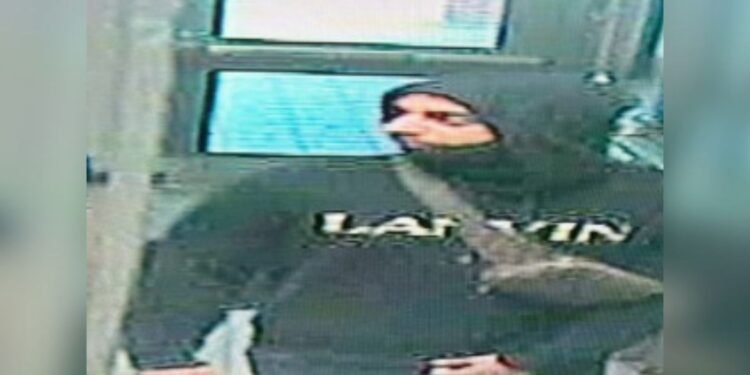 നോർത്ത് യോർക്കിൽ നടുറോഡിൽ തോക്ക് ചൂണ്ടി ഭീഷണി; പ്രതിയെ തിരഞ്ഞ് പൊലീസ്