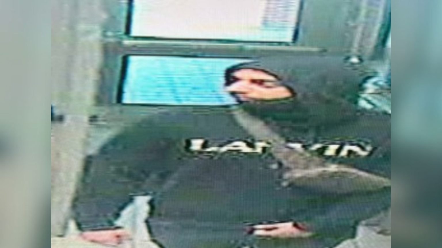 നോർത്ത് യോർക്കിൽ നടുറോഡിൽ തോക്ക് ചൂണ്ടി ഭീഷണി; പ്രതിയെ തിരഞ്ഞ് പൊലീസ്