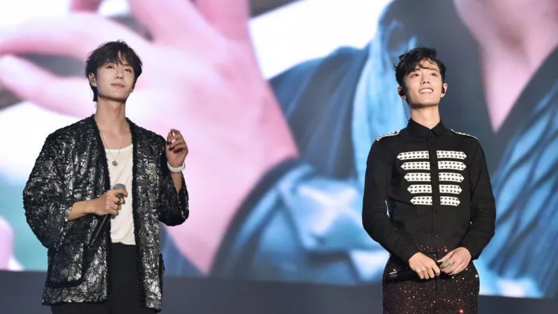 ഗേ എറോട്ടിക്ക; ചൈനയിൽ ഒളിഞ്ഞും തെളിഞ്ഞുമുള്ള പ്രണയത്തിന് വിലങ്ങ്!; സ്വവർഗ്ഗ പ്രണയം എഴുതിയ യുവതികൾ അറസ്റ്റിൽ 4 77edd920 54dc 11f0 b137 b1f711ab20bb.jpg