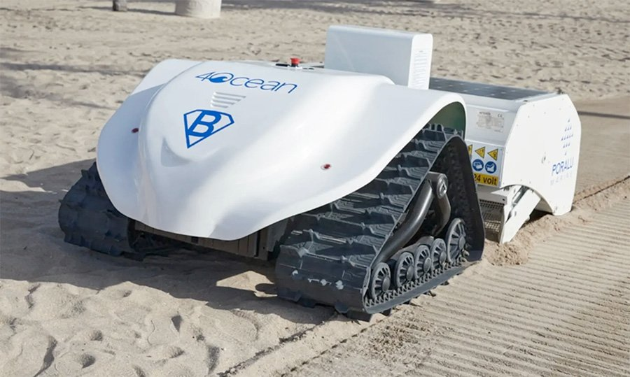 കാനഡയിൽ കടൽത്തീരത്തിന്റെ പുതിയ സൂപ്പർഹീറോ : ക്ലീനിങ്ങനായി ‘ബീബോട്ട്’ റോബോട്ട്!