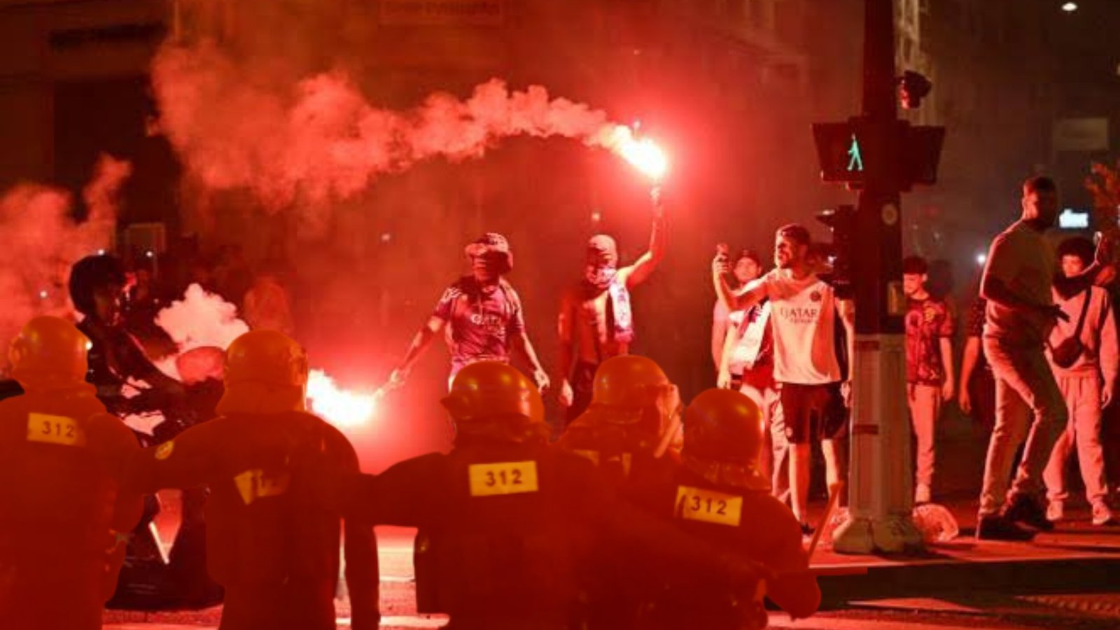 പി.എസ്.ജിയുടെ ആദ്യ ചാമ്പ്യൻസ് ലീഗ് വിജയാഘോഷം കലാപത്തിൽ മുങ്ങി; സംഘർഷത്തിൽ രണ്ട് മരണം