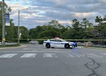 മിസിസാഗ മലയിടുക്കിൽ നിന്ന് നദിയിലേക്ക് വീണ കുട്ടി മരിച്ചു