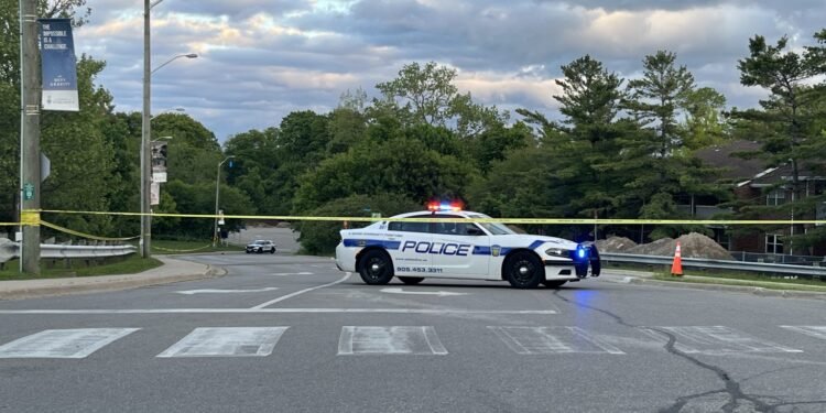 മിസിസാഗ മലയിടുക്കിൽ നിന്ന് നദിയിലേക്ക് വീണ കുട്ടി മരിച്ചു