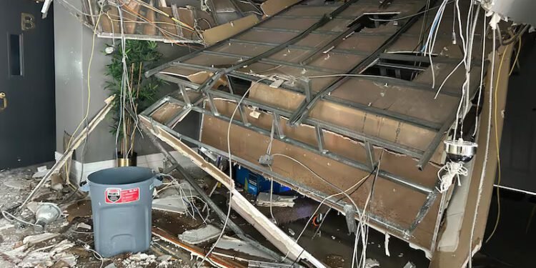 ഒട്ടാവയിൽ വൻ തീപിടിത്തം: അപ്പാർട്ട്മെന്റ് കെട്ടിടത്തിൽ നിന്ന് 200-ലധികം പേരെ ഒഴിപ്പിച്ചു