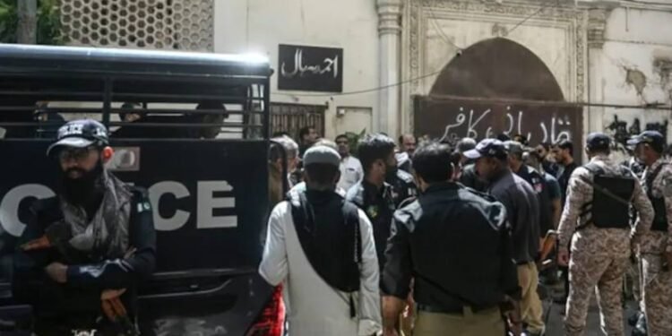 പാക്കിസ്ഥാനിൽ ചാവേറാക്രമണം; 16 സൈനികർ കൊല്ലപ്പെട്ടു, നിരവധിപേർക്ക് പരിക്ക്