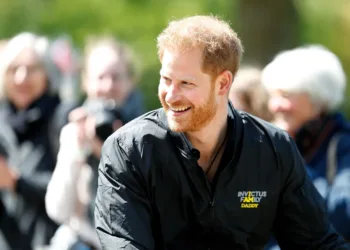 കുടുംബപേര് മാറ്റാൻ നീക്കവുമായി ഹാരി രാജകുമാരൻ