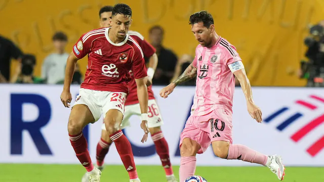 ക്ലബ് ലോകകപ്പ് ഓപ്പണറിൽ മെസിയുടെ മിയാമിയെ സമനിലയിൽ തളച്ച് അൽ അഹ്ലി 1 ക്ലബ് ലോകകപ്പ് ഓപ്പണറിൽ മെസിയുടെ മിയാമിയെ സമനിലയിൽ തളച്ച് അൽ അഹ്ലി