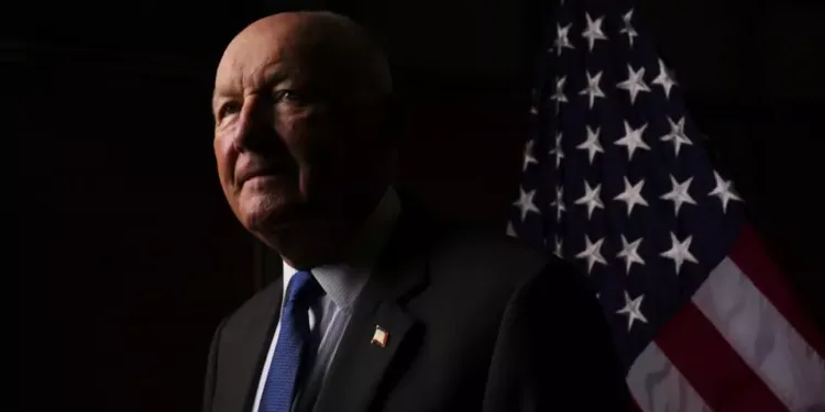 യുഎസ് അതിർത്തി പരിശോധന വിവാദം: കാനഡയുടെ യാത്രാ മുന്നറിയിപ്പിനെതിരെ അമേരിക്കൻ അംബാസിഡർ 1 യുഎസ് അതിർത്തി പരിശോധന വിവാദം: കാനഡയുടെ യാത്രാ മുന്നറിയിപ്പിനെതിരെ അമേരിക്കൻ അംബാസിഡർ