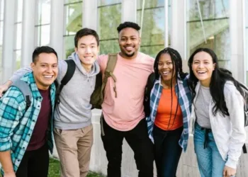 പഠിക്കണമെങ്കിൽ കാനഡയിൽ പഠിക്കണം; കാരണമെന്താണെന്ന് അറിയാമോ?