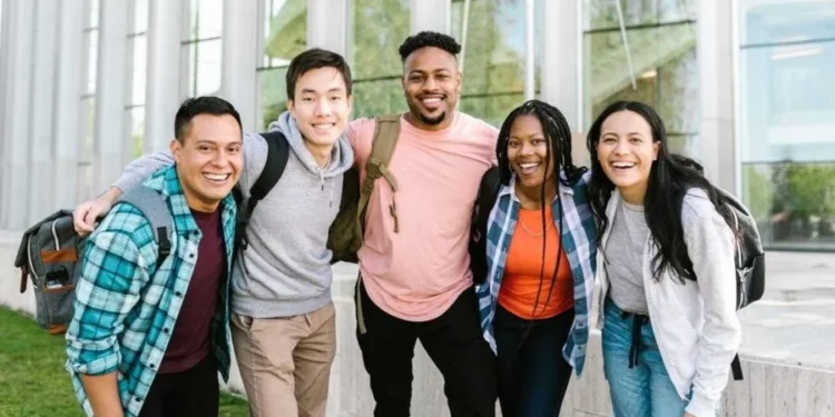 പഠിക്കണമെങ്കിൽ കാനഡയിൽ പഠിക്കണം; കാരണമെന്താണെന്ന് അറിയാമോ?