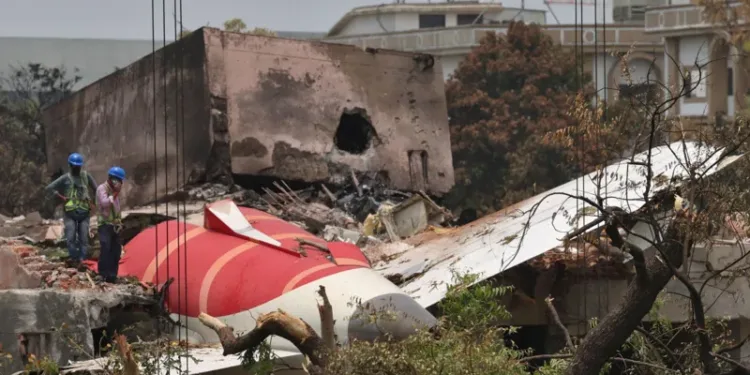 അഹമ്മദാബാദ് വിമാനാപകടം: ബ്ലാക്ക് ബോക്സ് വിവരങ്ങൾ നിർണായകം, ദുരൂഹത നീക്കാൻ തീവ്ര ശ്രമം