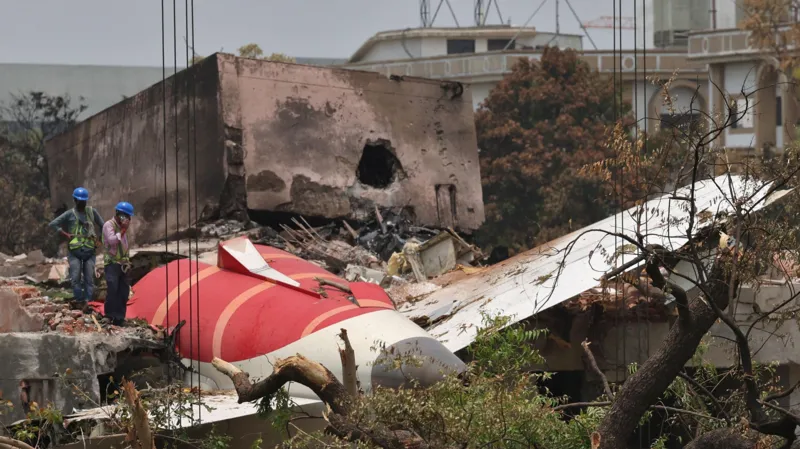 അഹമ്മദാബാദ് വിമാനാപകടം: ബ്ലാക്ക് ബോക്സ് വിവരങ്ങൾ നിർണായകം, ദുരൂഹത നീക്കാൻ തീവ്ര ശ്രമം