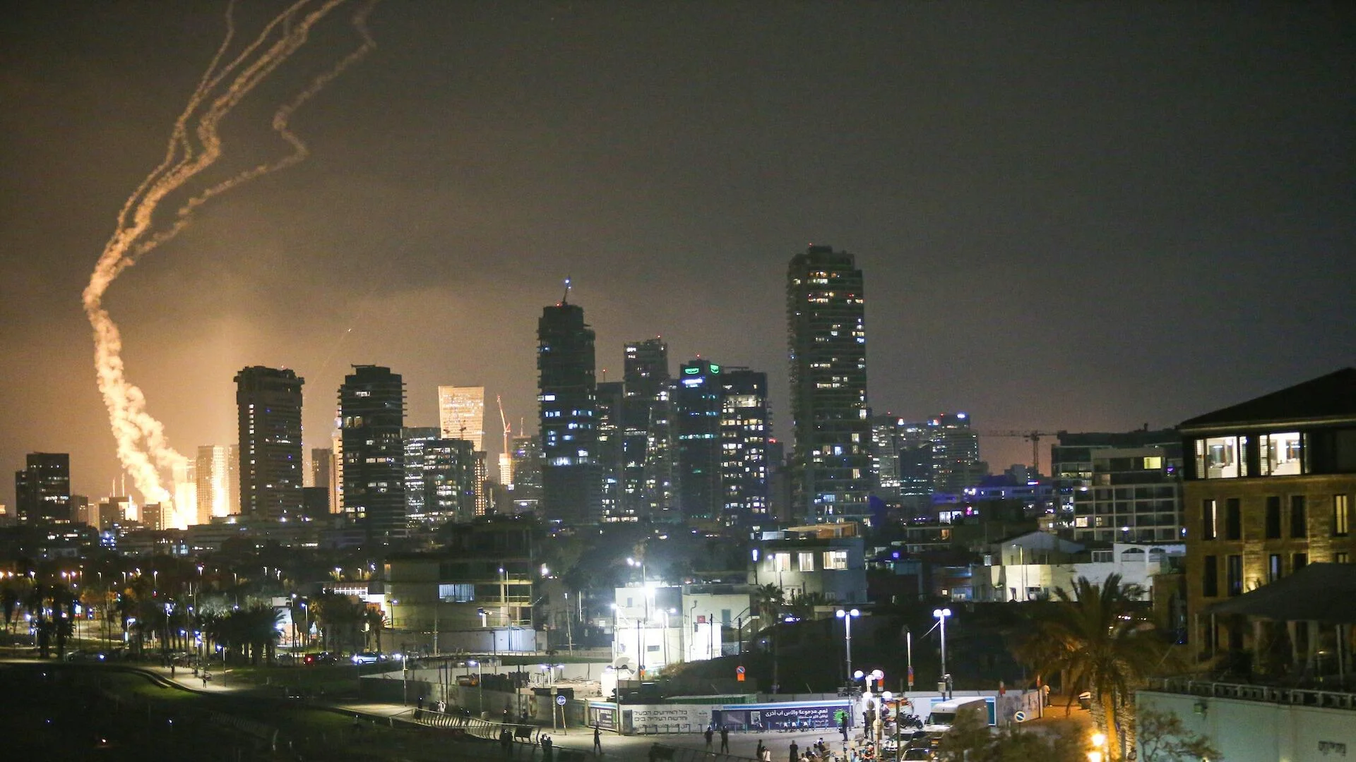 ടെൽഅവീവിൽ മിസൈൽ മഴ; ഇറാൻ്റെ കടുത്ത തിരിച്ചടി