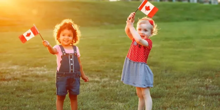 കാനഡയിലെ പുതിയ ചൈൽഡ് ബെനിഫിറ്റ് പേയ്‌മെന്റ് ഈ ആഴ്ച അക്കൗണ്ടിലെത്തും; ആർക്കൊക്കെയാണ് അർഹത?