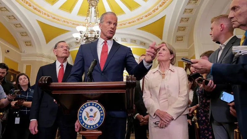 ‘ബിഗ് ബ്യൂട്ടിഫുൾ ബിൽ’; അമേരിക്കൻ ജനതയുടെ ഭാവിയെക്കുറിച്ചുള്ള നിർണായക വോട്ടെടുപ്പ്: ട്രംപിന്റെ വാഗ്ദാനം യാഥാർത്ഥ്യമാകുമോ?