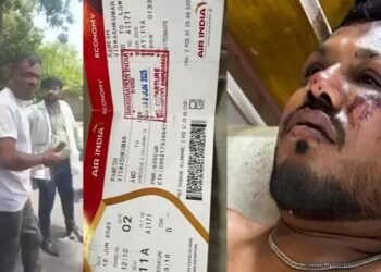 ഞാൻ ചാടിയതല്ല, എന്നെ ചാടിച്ചതാണ്…വിമാനത്തിൽ നിന്ന് രക്ഷപ്പെട്ട് അത്ഭുതമായി രമേശ്‌..നടന്ന് ആംബുലൻസിൽ കയറിയെന്ന് കണ്ടുനിന്നവർ