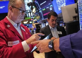 വാൾ സ്ട്രീറ്റിൽ ഇടിവ്; ഓഹരി വിപണിയിൽ അനിശ്ചിതത്വം