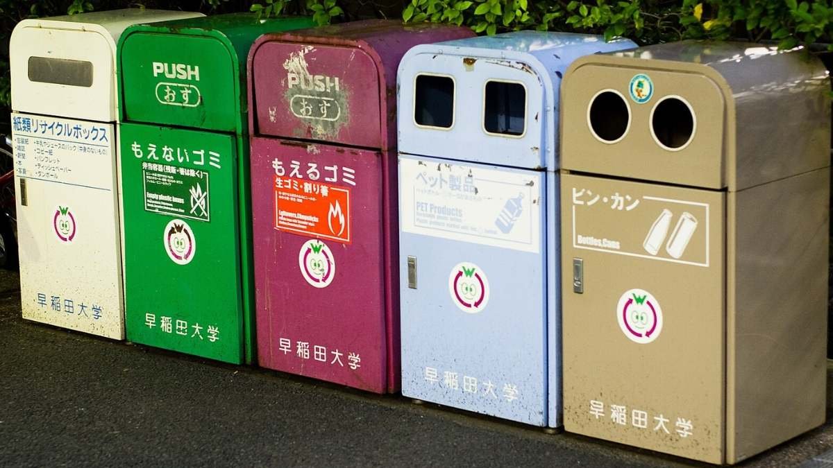 പൊതുസ്ഥലങ്ങളിൽ ചവറ്റുകുട്ടകൾ കുറവ്; എന്നിട്ടും ജപ്പാനിലെ തെരുവുകൾ വൃത്തിയായിരിക്കുന്നതെങ്ങനെ?