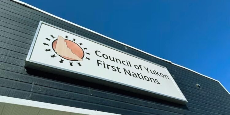 രണ്ട് പ്രധാന സ്ഥാനങ്ങൾ ഒന്നാക്കുന്നു: യൂക്കോൺ ഫസ്റ്റ് നേഷൻസിൽ ഭരണപരമായ മാറ്റം 1 രണ്ട് പ്രധാന സ്ഥാനങ്ങൾ ഒന്നാക്കുന്നു: യൂക്കോൺ ഫസ്റ്റ് നേഷൻസിൽ ഭരണപരമായ മാറ്റം