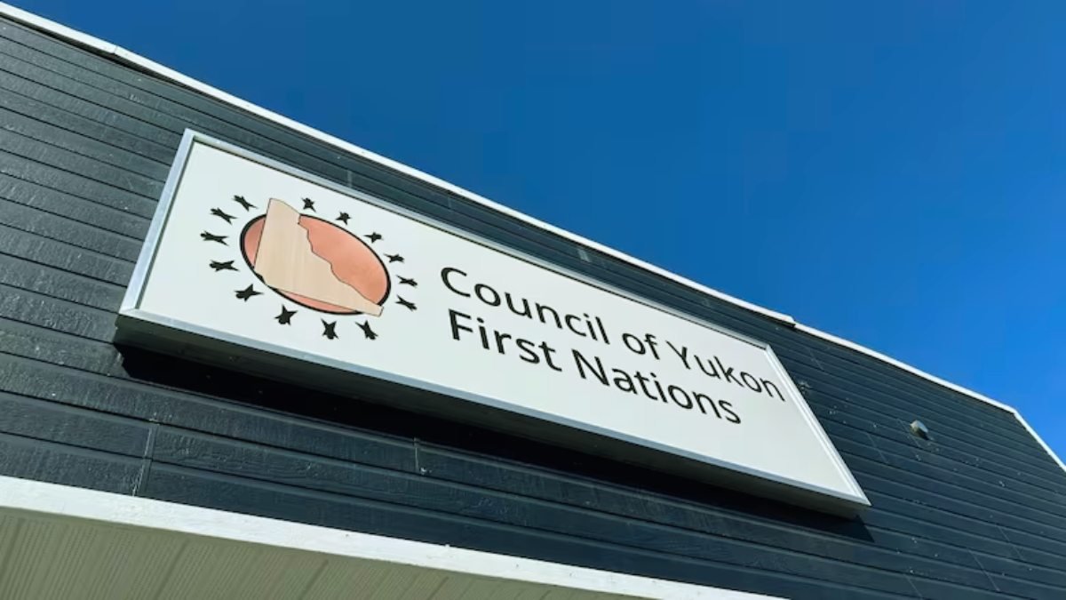 രണ്ട് പ്രധാന സ്ഥാനങ്ങൾ ഒന്നാക്കുന്നു: യൂക്കോൺ ഫസ്റ്റ് നേഷൻസിൽ ഭരണപരമായ മാറ്റം