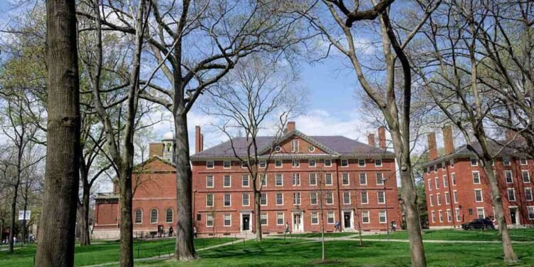 ട്രംപിന്റെ പുതിയ ഉത്തരവ്: ഹാർവാർഡ് സർവകലാശാലയിലെ വിദേശ വിദ്യാർത്ഥികൾക്ക് പ്രവേശന വിലക്ക്