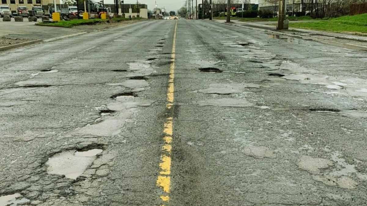 കുഴികളും പൊട്ടലുകളും മാത്രം; ഒന്റാറിയോയിലെ ഏറ്റവും മോശം റോഡുകളുടെ പട്ടിക പുറത്തുവിട്ട് CAA