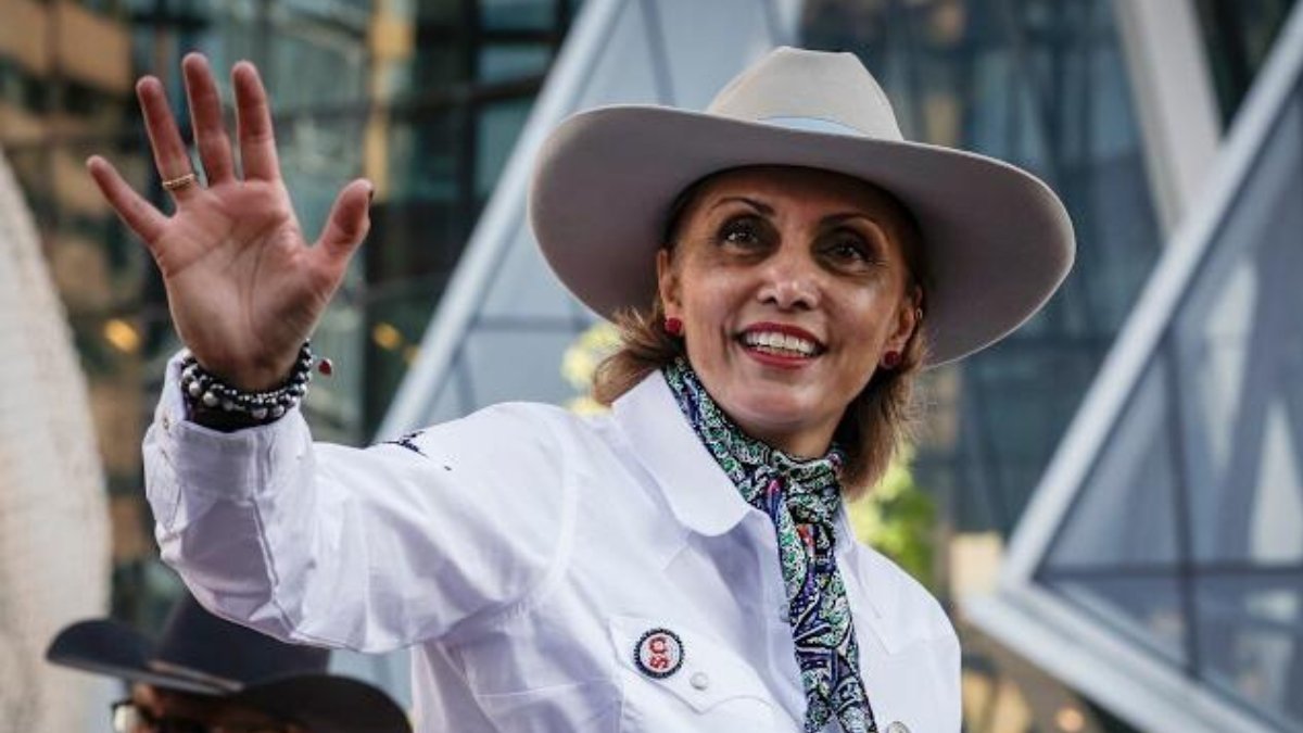 G7 ഉച്ചകോടി: അതിഥികളെ വൈറ്റ് ഹാറ്റ് അണിയിക്കാൻ തയ്യാറായി കാൽഗറി മേയർ!